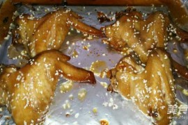 桐庐那里学烧烤：烤鸡翅的做法_家常烤鸡翅的做法